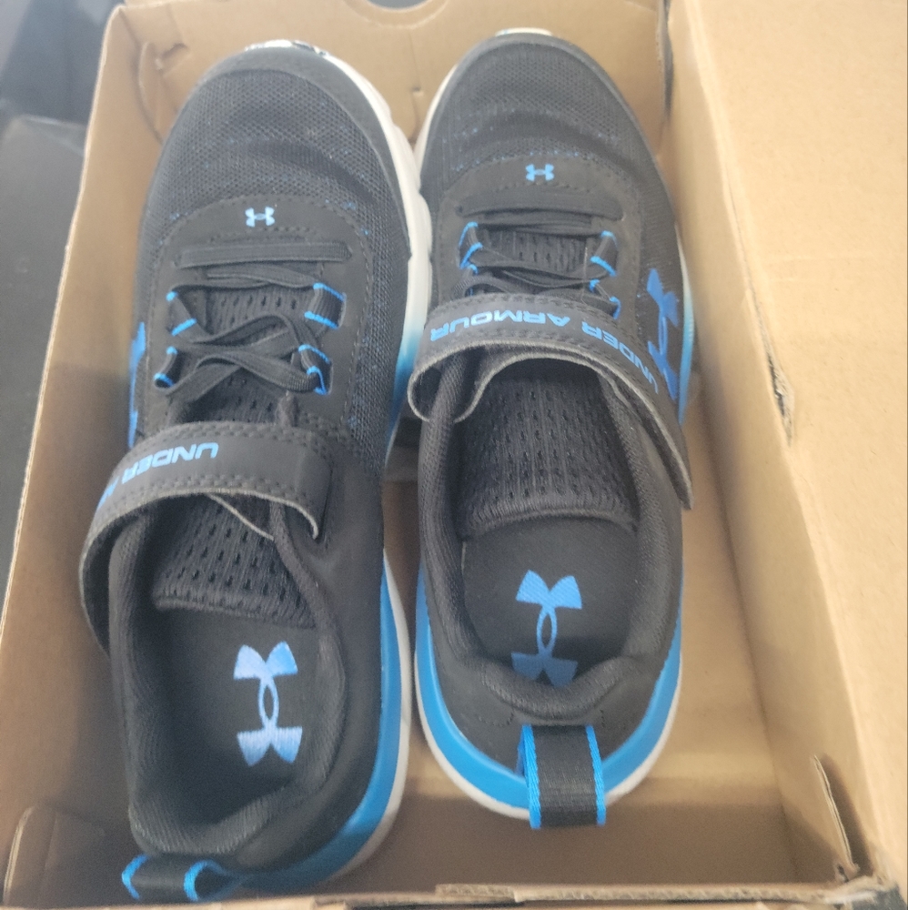 COPY - Brand new youth under armour shoes size 2.5